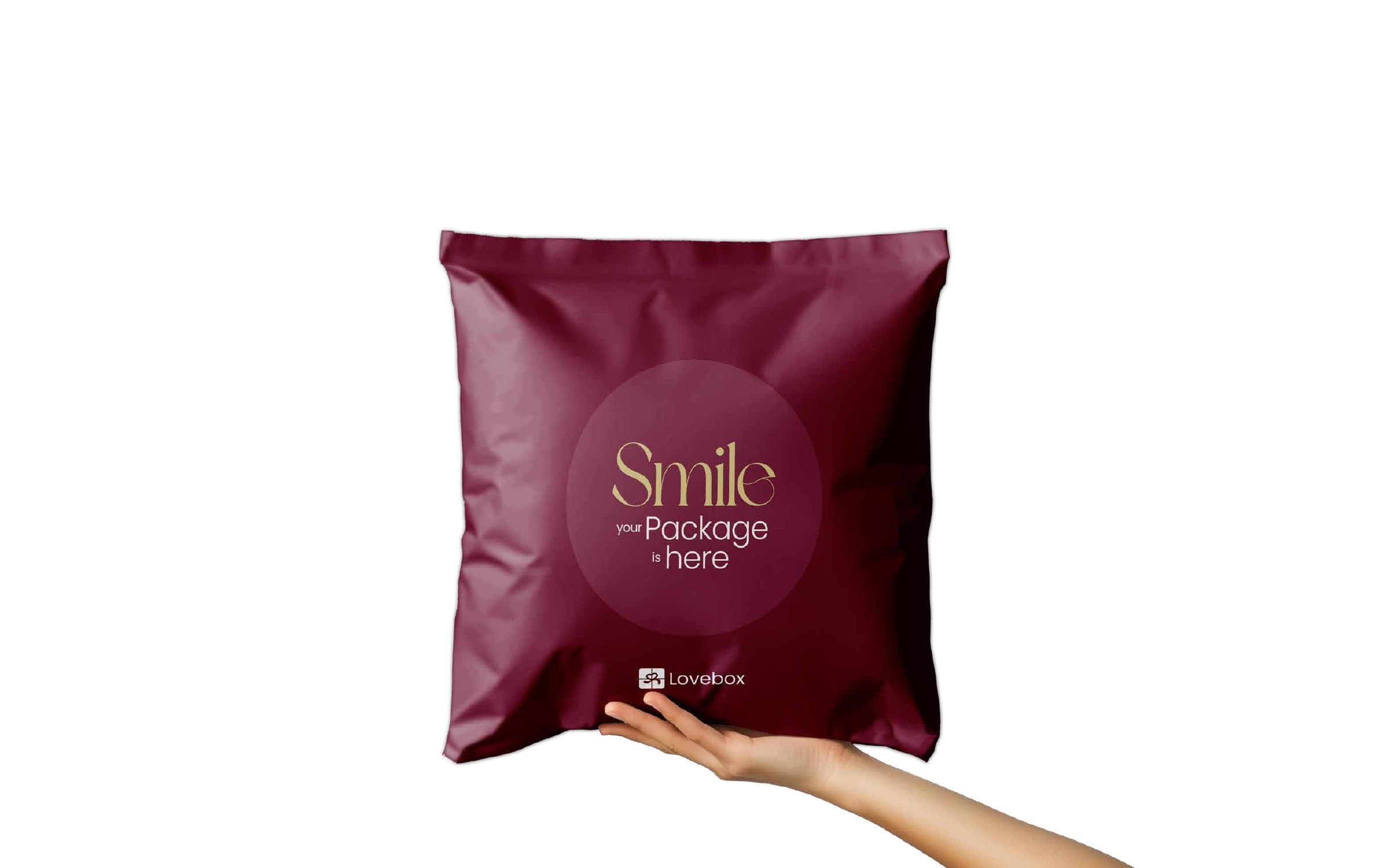 Branded packaging: Smile, your package is here